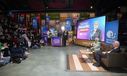 Ümraniye’de Gençlik Buluşması: AK Parti Kadın Kolları Başkanı Ercan Gençleri Dinledi