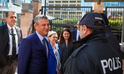 Özgür Özel, CHP Genel Merkezi'nde Görevli Polisleri Unutmadı