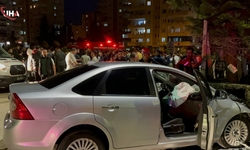 Adana'da İki Otomobilin Çarpıştığı Kazada 4 Kişi Yaralandı