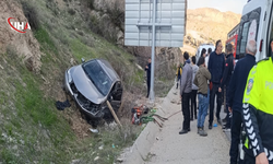 Sivas’ta Korkutan Kaza: Otomobil Şarampole Devrildi 3 Kişi Yaralandı