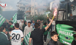 Muğlaspor Meşalelerle Karşılandı, Yarı Final Kapısı Aralandı