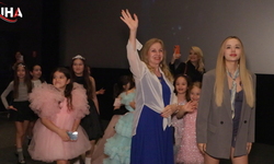 Sihirli Annem Oyuncuları Hayranlarıyla Sinema Salonunda Buluştu