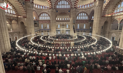 Edirne Selimiye Camisi’nde Bayramlaşma Yoğunluğu