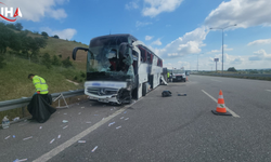 Balıkesir'de Yan Yatan Otobüsten 36 Yaralı Çıkarıldı