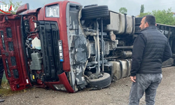 Ören Mevkisinde Feci Kaza: TIR Devrildi, 6 Kişi Yaralandı