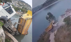 Bodrum’da Uçuruma Yuvarlanan Kamyon Deniz Kenarında Asılı Kaldı: 2 Yaralı