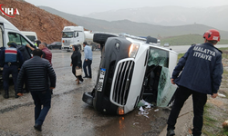 Malatya’da Yolcu Minibüsü Devrildi: 12 Yaralı