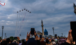 Mevlana’nın Büyük Göçü Gökyüzünde Kutlandı: Türk Yıldızları’ndan Konya Semalarında Görkemli Gösteri