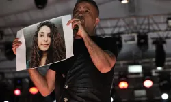 Haluk Levent Gülistan Doku'yu Unutmadı! Konserde Fotoğrafını Açtı