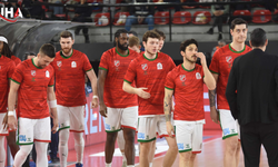 Basketbolda Karşıyaka Dramı: Karşıyaka Taraftarından Yönetime "Uçurum" Tepkisi