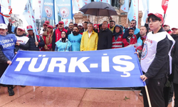 TÜRK-İŞ Taksim’den Seslendi: Emek Değersizleşiyor, Umudu Birlikte Büyütmeliyiz