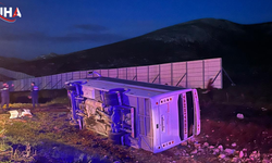 Taraftarları Taşıyan Midibüs Şarampole Uçtu: 3'ü Ağır 25 Yaralı
