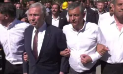 Özgür Özel Anıtkabir'e Yürüdü: 'Meşruiyetimizi Milletten Alıyoruz'