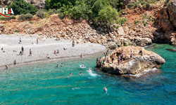 Antalya’da Bayram Yoğunluğu Erken Başladı