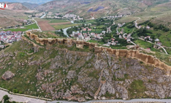 Çinimaçin Unvanlı Bayburt Kalesi Tarihi İhtişamıyla Zamana Meydan Okuyor
