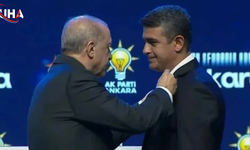 Levent Koç AK Parti'ye Katıldı:Rozetini Cumhurbaşkanı Erdoğan Taktı
