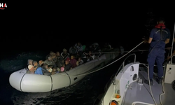 İzmir Açıklarında Botu Arızalanan 35 Göçmen Kurtarıldı