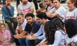 Açlık Grevinde Olan İki Öğretmen Hastaneye Kaldırıldı