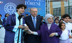 Cumhurbaşkanı Erdoğan, Torununa Diplomasını Kendi Elleriyle Verdi