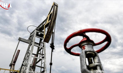 ABD'nin Ham Petrol Stokları Hızla Eriyor