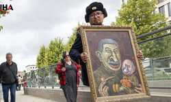 Putin Muhalifi Rus Ressam Polonya'da Vuruldu