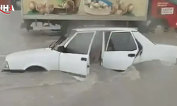Denizli'de Aniden Bastıran Sağanak Hayatı Felç Etti