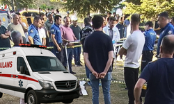 Hakkari'de Göreve Giden Ambulans Geri Manevra Yaparken 10 Yaşındaki Çocuğa Çarptı