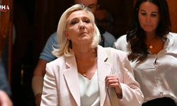 Marine Le Pen'e Elektronik Kelepçe Ve Seçim Yasağı