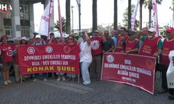 İzmir'de Emeklilerden SGK Önünde Basın Açıklaması