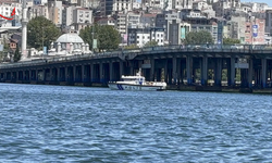 Yolcu Teknesi Köprüye Çarptı, Sarsıntı Can Aldı