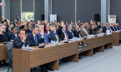 Mersin'de Meclis Salonu Savaş Alanına Döndü