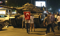Tanklara Karşı Çıplak Eller: Kronolojisiyle 15 Temmuz'un Kahramanlık Tablosu