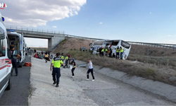 Van'dan Ankara'ya Giden Otobüs Kaza Yaptı: 20 Yaralı