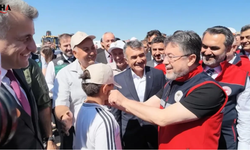 Bakan Yumaklı'dan Çocuğa Esprili Yanıt: O Bir Kere Oldu