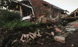 Endonezya’da 7,7’lik Dev Depremde Can Kaybı 51’e Yükseldi