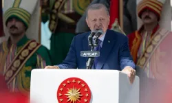 Cumhurbaşkanı Erdoğan’dan Ahlat’ta 'Terörsüz Türkiye' Vurgusu: 'Kirli Elleri Biliyoruz, Bizim de Bir Hesabımız Var!'