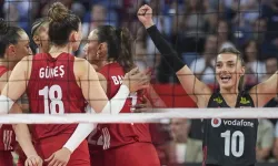 Şampiyonaya Harika Başladık: Filenin Sultanları Letonya'ya Set Vermedi
