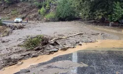 Akdeniz Geçidi Kilitlendi: Heyelan Sonrası Anamur-Gazipaşa Yolu Tamamen Kapandı