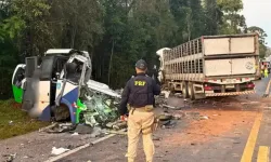 Brezilya'da Otobüs ve Kamyon Kafa Kafa Çarpıştı: Katliam Gibi Kazada 23 Ölü