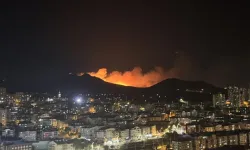 Ankara'da Gece Yarısı Yangın Paniği! Alevler Gökyüzünü Kapladı