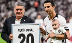 Beşiktaş’ta Bir Devrin Sonu... Necip Uysal Futbola Veda Etti