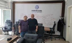 Usta Sanatçı Mehmet Ulusoy’dan UHA'ya Anlamlı Ziyaret: Tiyatro Sanatçıları Unutulmamalı