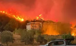 Fethiye'de Korkutan Yangın! Alevler Evlere Dayandı, Vatandaşlar Tahliye Edildi