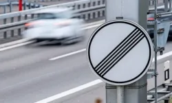 Trafikte 5 Çizgili Tabela: Bakın Ne Anlama Geliyor
