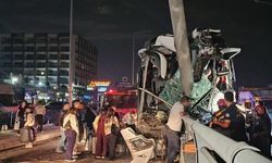 Adana'da Can Pazarı! Yolcu Otobüsü Kontrolden Çıktı, Çok Sayıda Yaralı Var