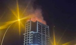 Ankara'da Bir Binanın Çatısında Yangın Çıktı