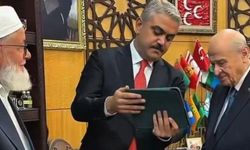 Ferdi Tayfur’un Şarkısı Bahçeli’yi Duygulandırdı! 'Ferdi, Mahvettin Bizi'