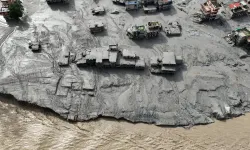 Nepal'deki Felakette Can Kaybı 1403'e Yükseldi