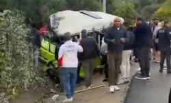 Çanakkale'de Devrilen Minibüsün Sürücüsü Öldü