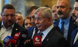 Davutoğlu Savcıya İfade Verdi, Çıkışta Resti Çekti: O Sözlerimin Arkasındayım